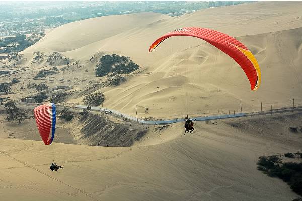 que empresas ofrecen el servicio para realizar parapente en la huacachina